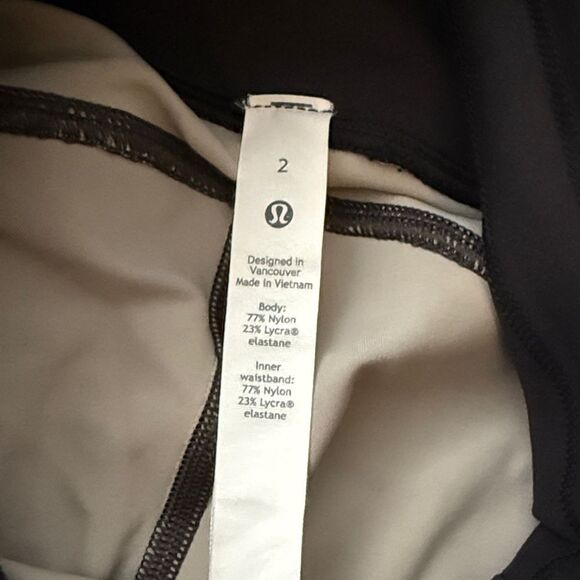 lululemon athletica Women Black and Tan Tie-Dye Leggings - Picture 2 of 3